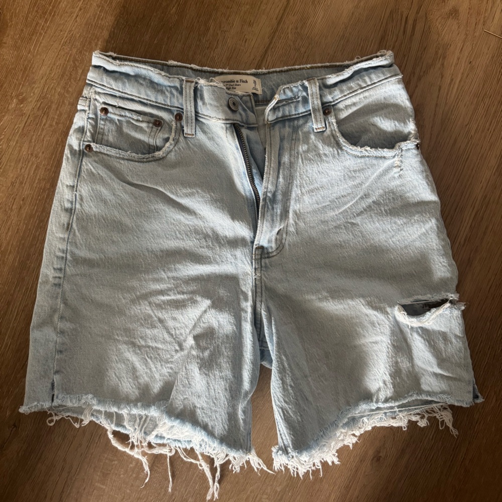 Abercrombie the 7” Dad Short High Rise Curve Love